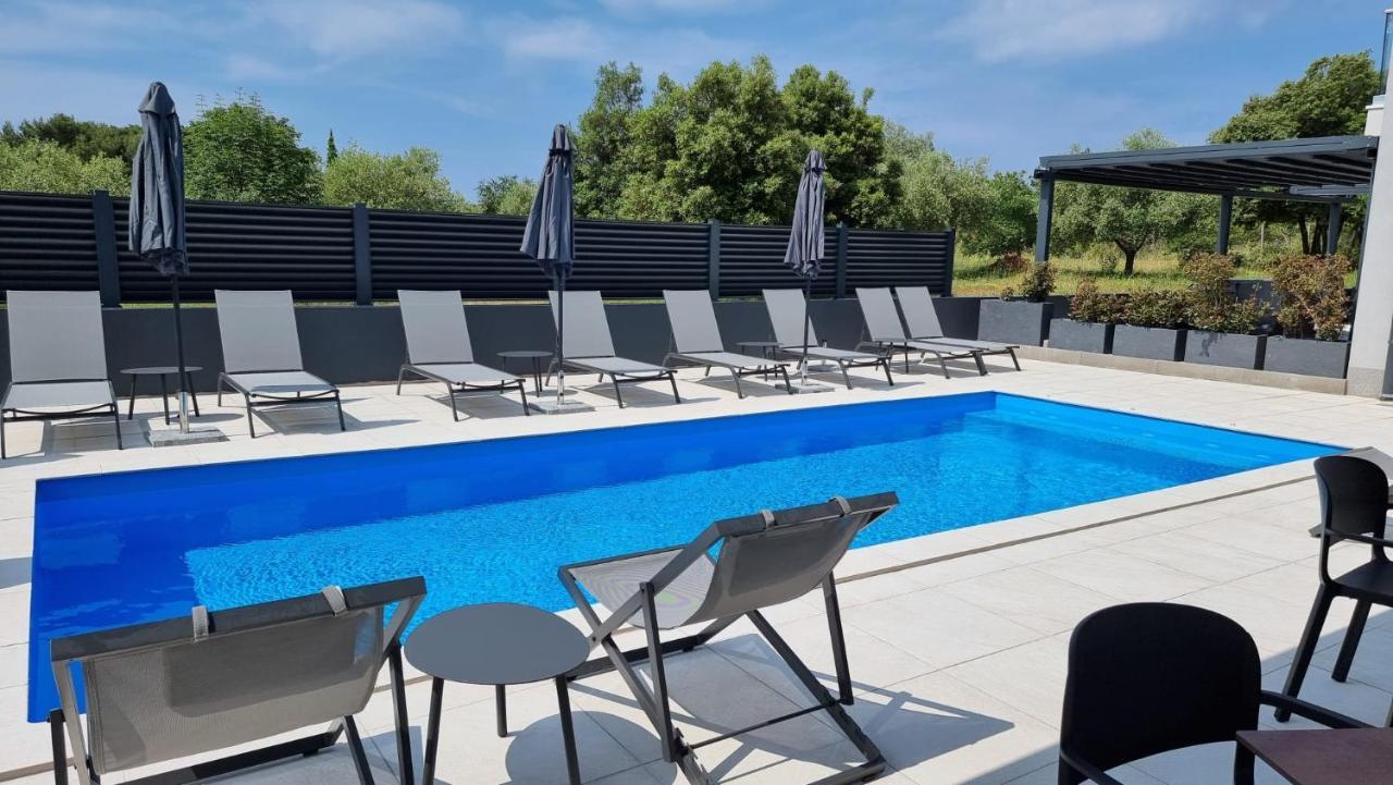 Luxury Levante Tramontana 1 *